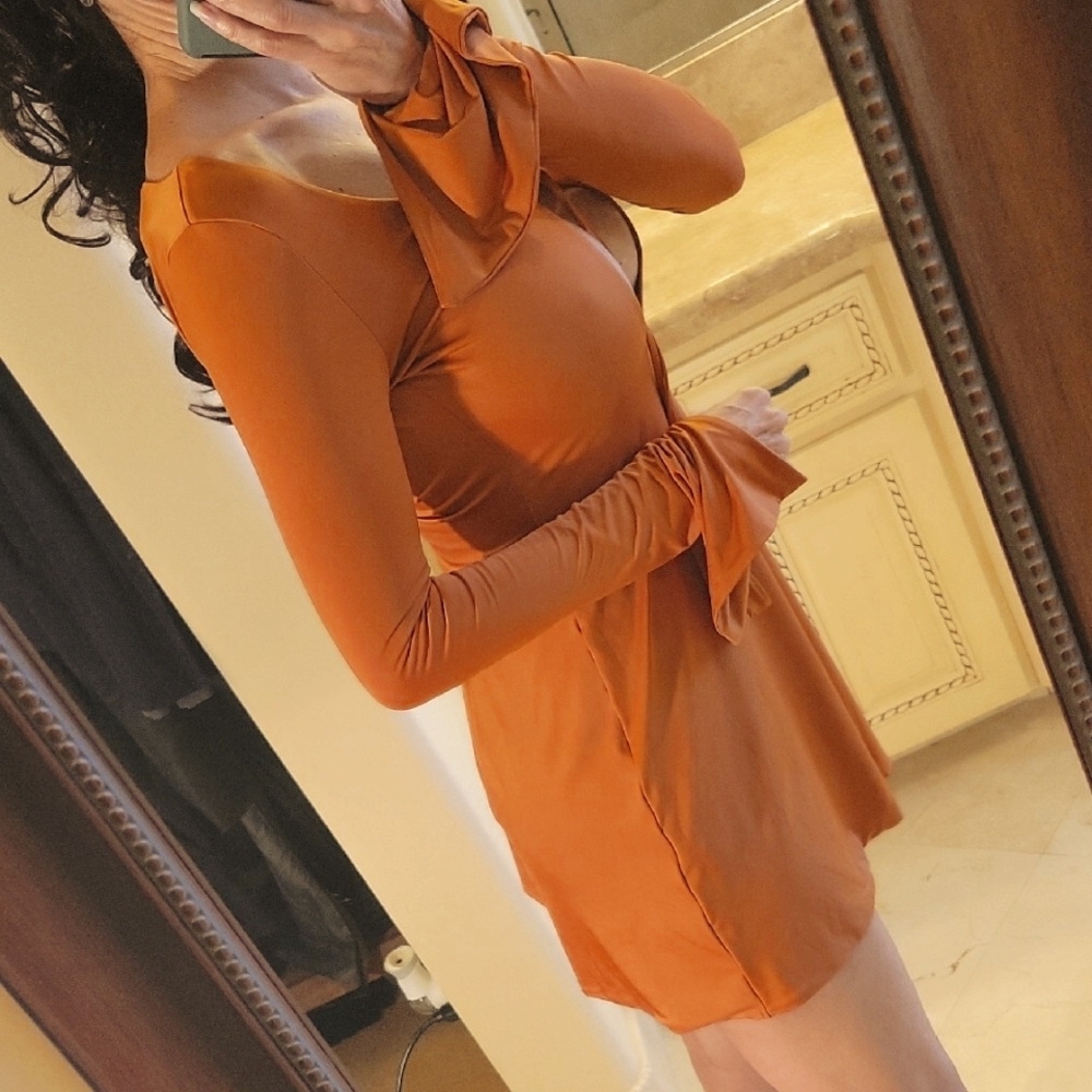 Chic Rich Orange Topaz Cutout Mini Dress, Sz 4 - Picture 4 of 16